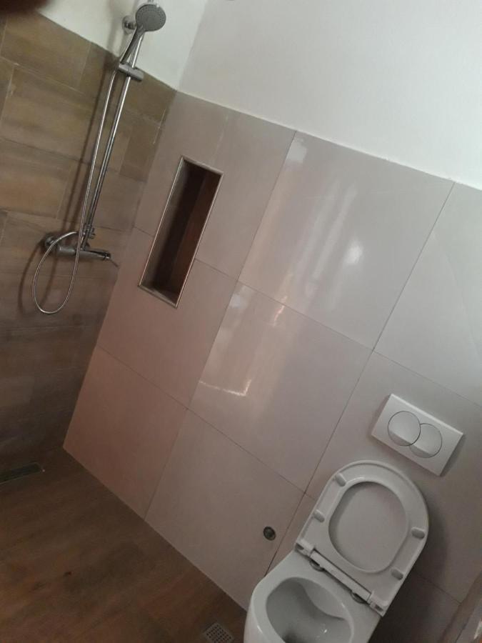 Bujtinat Skenderi Gjinar 2 Villa Exterior foto