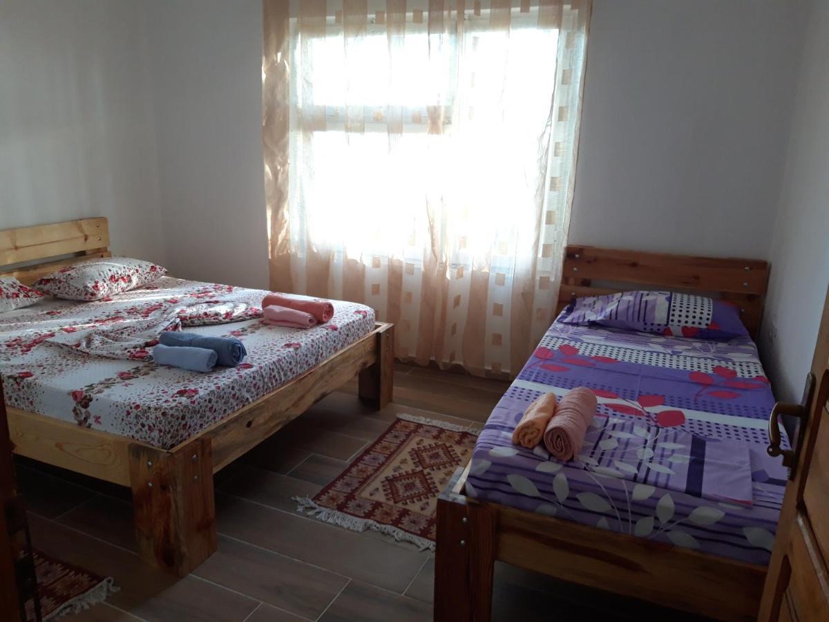Bujtinat Skenderi Gjinar 2 Villa Exterior foto