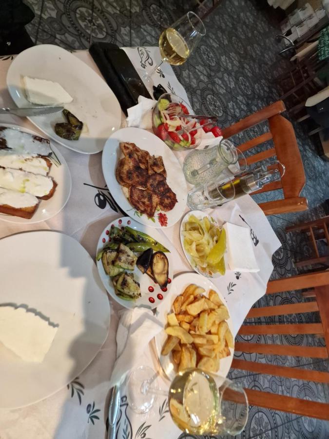 Bujtinat Skenderi Gjinar 2 Villa Exterior foto