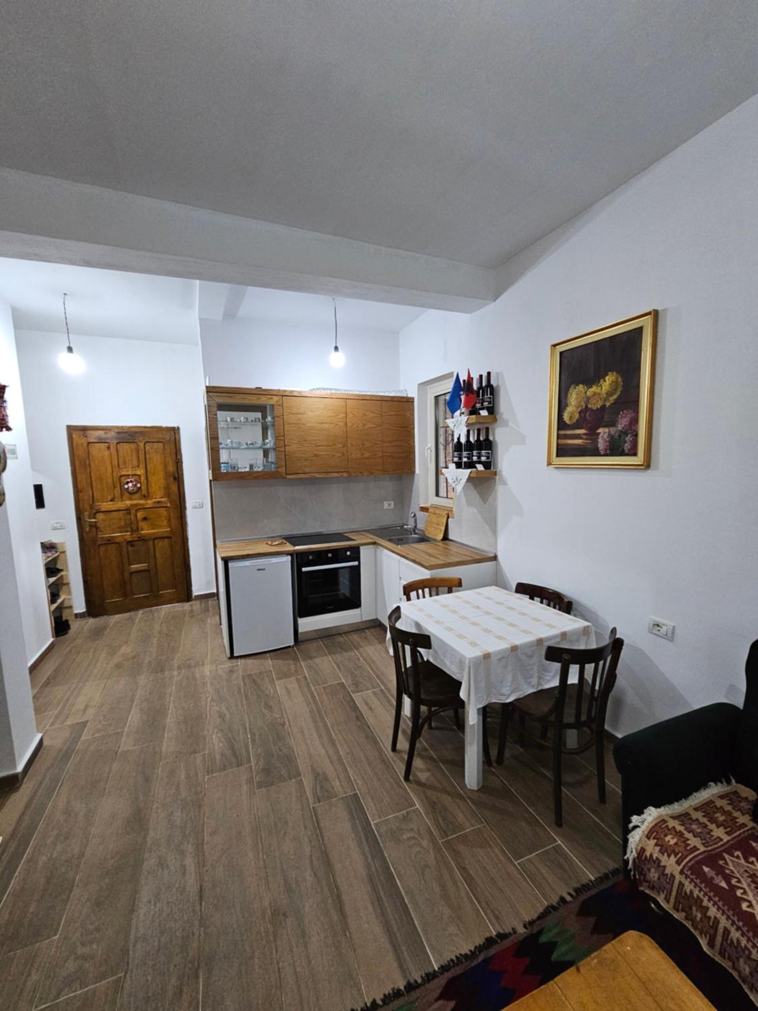 Bujtinat Skenderi Gjinar 2 Villa Exterior foto