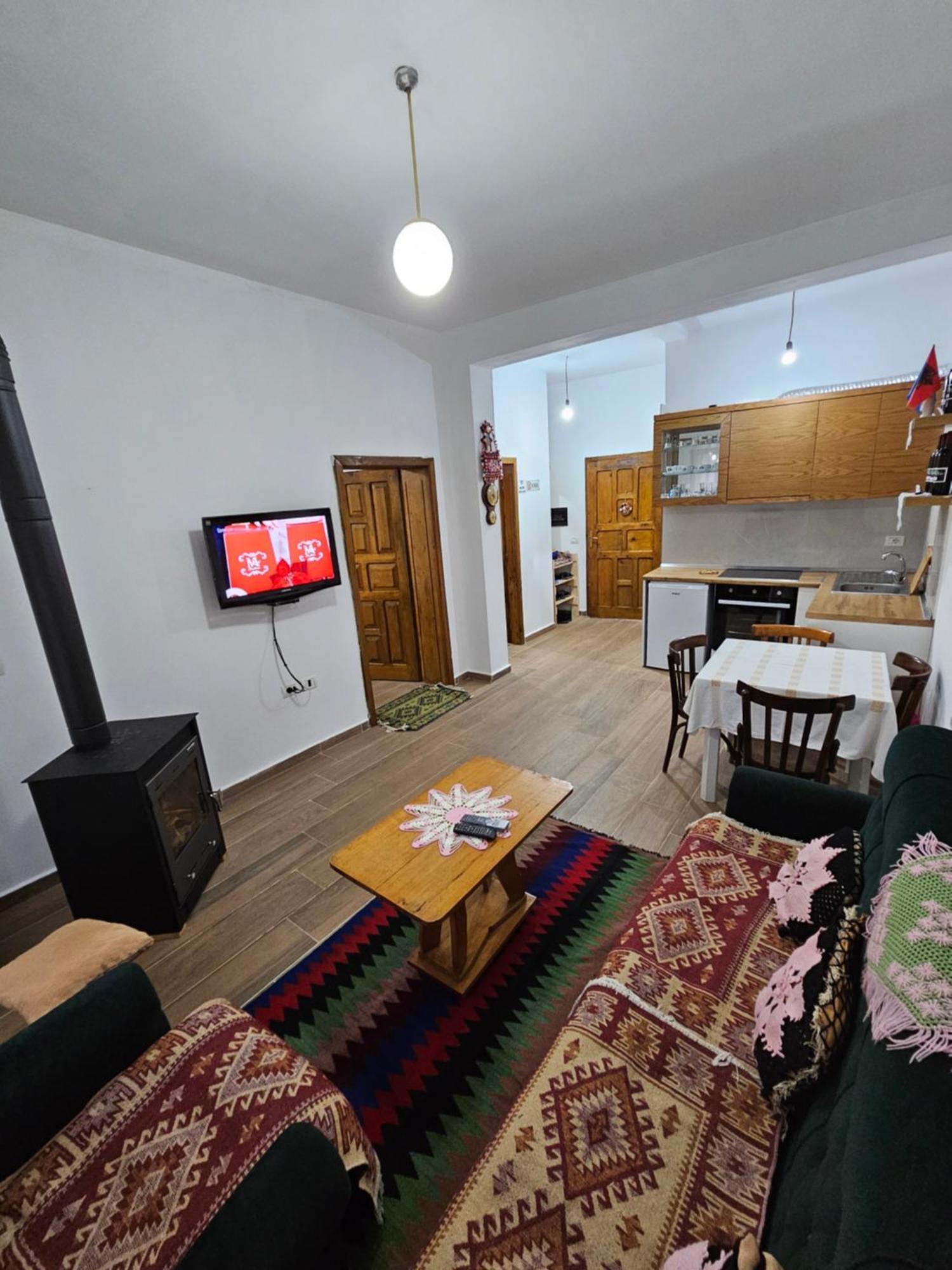 Bujtinat Skenderi Gjinar 2 Villa Exterior foto
